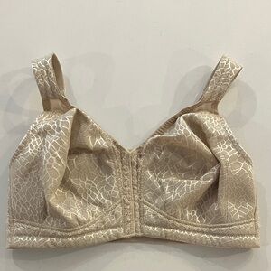Like New Front Closure Wireless Beige Bra